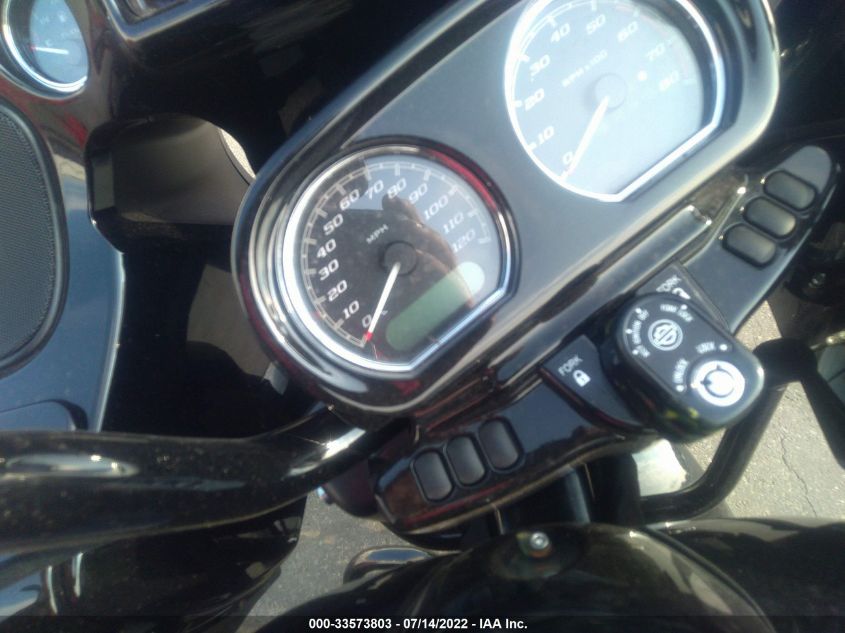 2022 HARLEY-DAVIDSON FLTRXST 1HD1ACL12NB629244