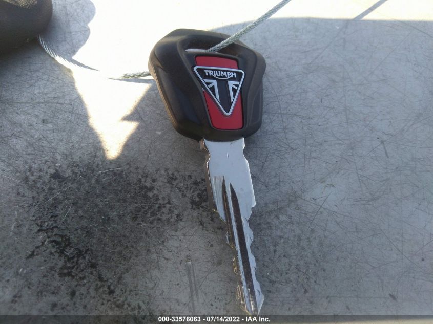 2022 TRIUMPH MOTORCYCLE STREET TRIPLE R (LRH) SMTA544D7NTAY5097