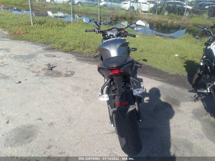 2022 TRIUMPH MOTORCYCLE STREET TRIPLE R (LRH) SMTA544D7NTAY5097