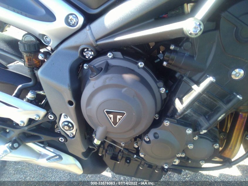 2022 TRIUMPH MOTORCYCLE STREET TRIPLE R (LRH) SMTA544D7NTAY5097