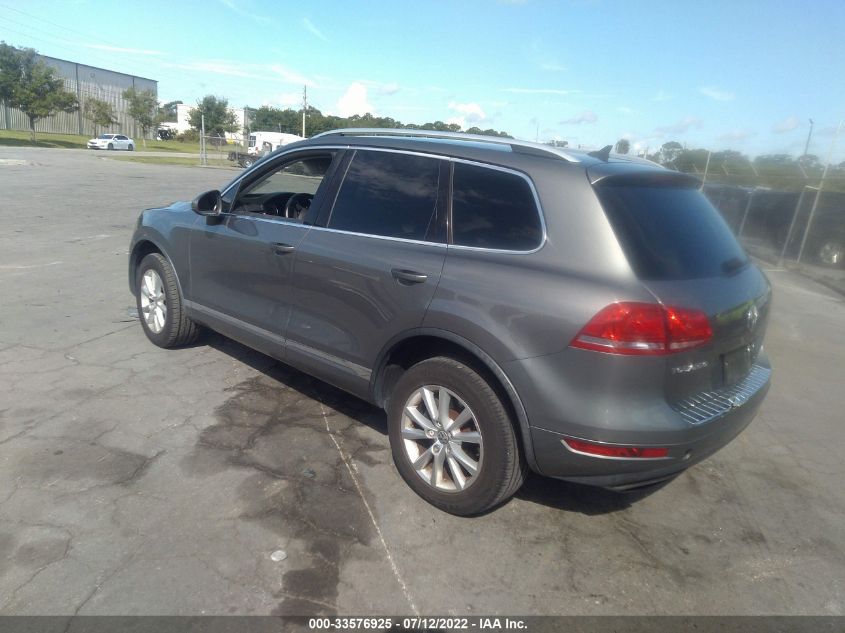 2013 VOLKSWAGEN TOUAREG SPORT WVGEF9BP5DD007913