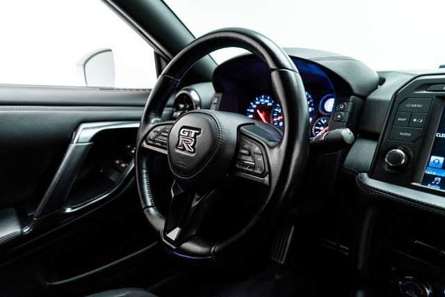 2017 NISSAN GT-R PREMIUM JN1AR5EF4HM820741