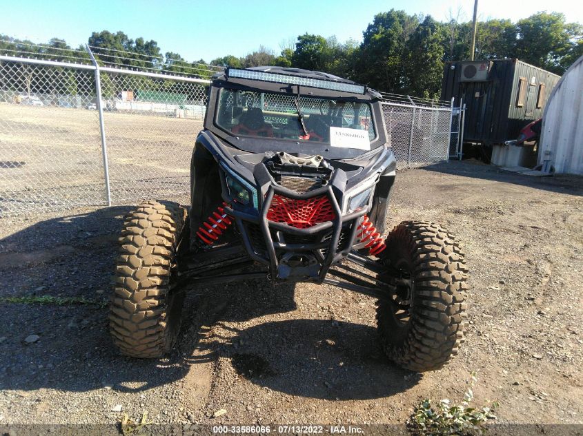 2021 CAN-AM MAVERICK 3JBVNAV44MK005549
