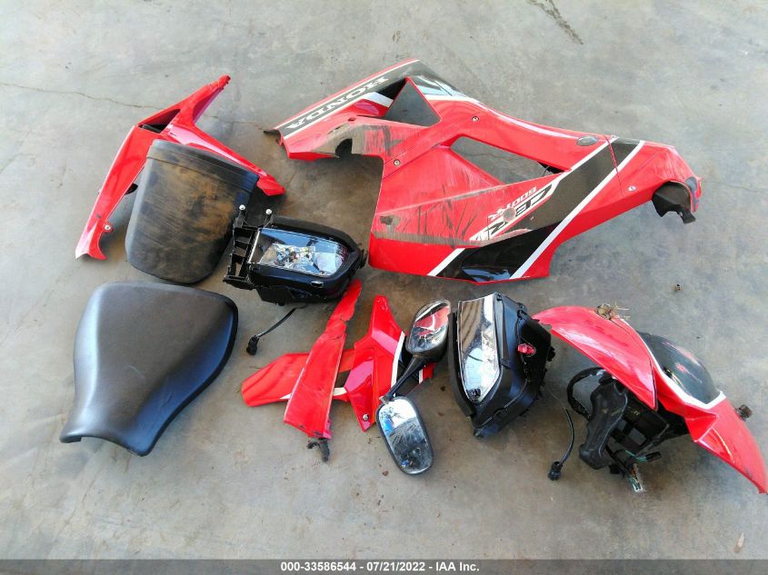 2017 HONDA CBR600 RR JH2PC40J0HK300022