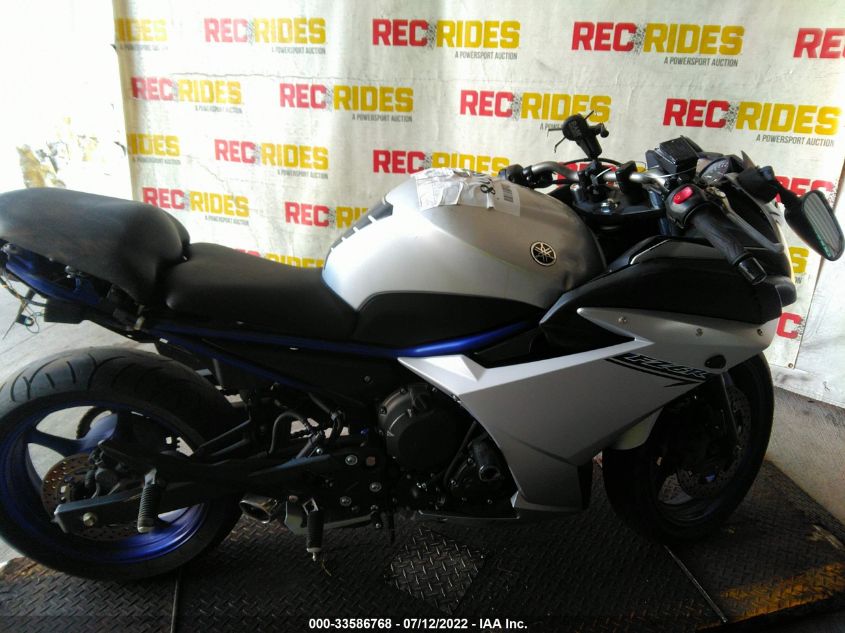 2017 YAMAHA FZ6 R JYARJ18E8HA014997