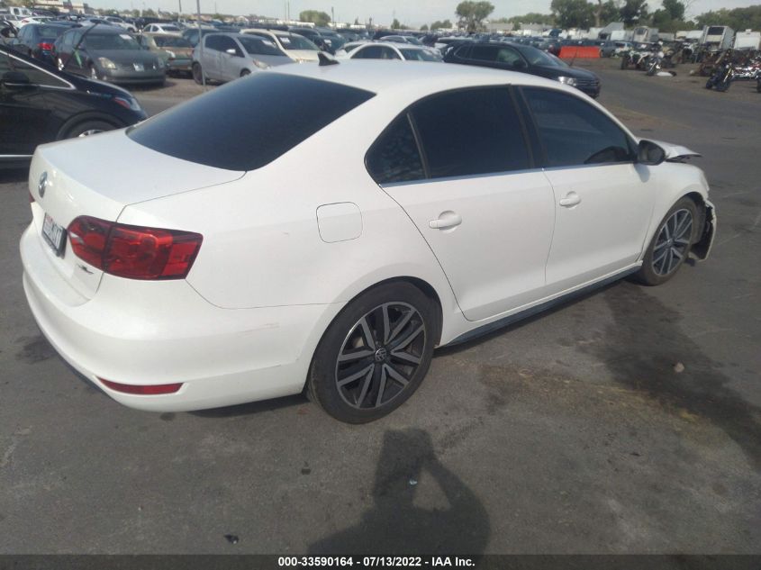 2013 VOLKSWAGEN GLI AUTOBAHN W/NAV 3VW467AJ9DM375692