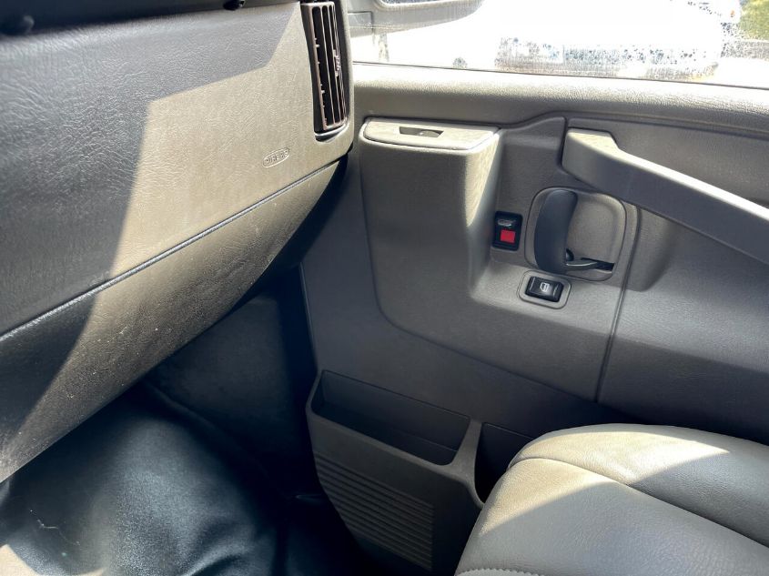 2019 CHEVROLET EXPRESS G2500 1GCWGAFP8K1249255