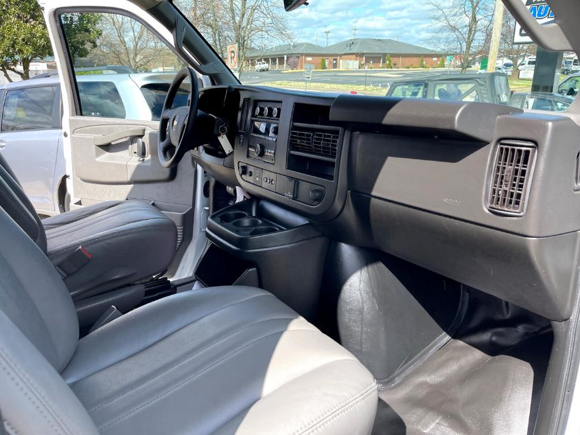 2019 CHEVROLET EXPRESS G2500 1GCWGAFP8K1249255