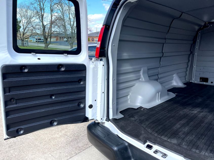 2019 CHEVROLET EXPRESS G2500 1GCWGAFP8K1249255
