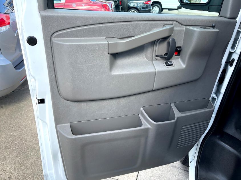 2019 CHEVROLET EXPRESS G2500 1GCWGAFP8K1249255