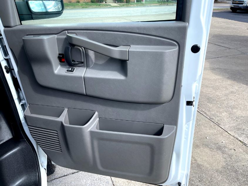 2019 CHEVROLET EXPRESS G2500 1GCWGAFP8K1249255