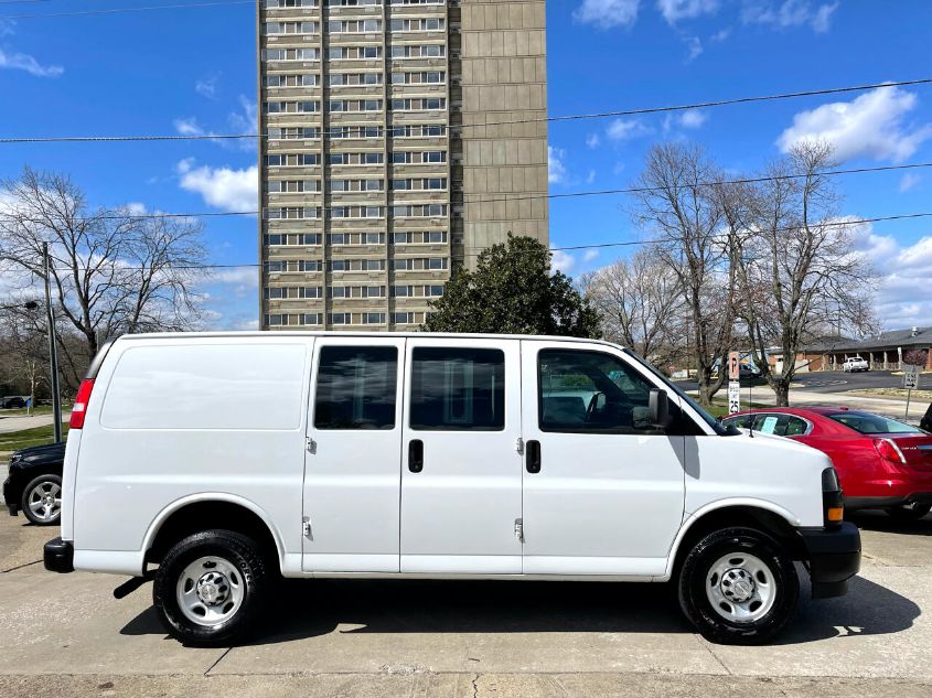 2019 CHEVROLET EXPRESS G2500 1GCWGAFP8K1249255