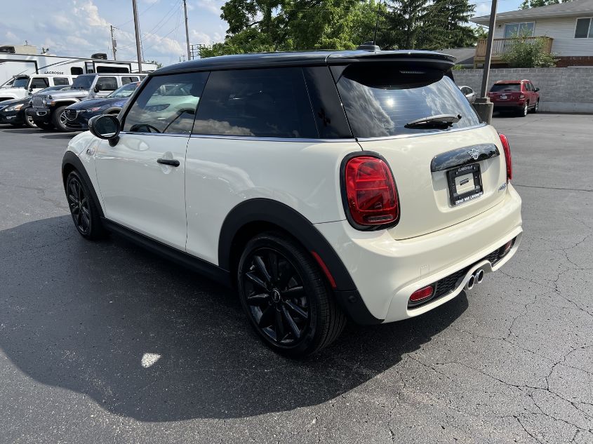 2021 MINI COOPER S WMWXR5C07M2N64037