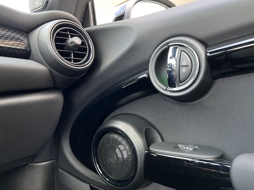 2021 MINI COOPER S WMWXR5C07M2N64037