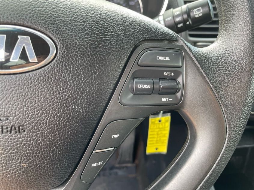 2016 KIA FORTE 5-DOOR LX KNAFK5A84G5643516