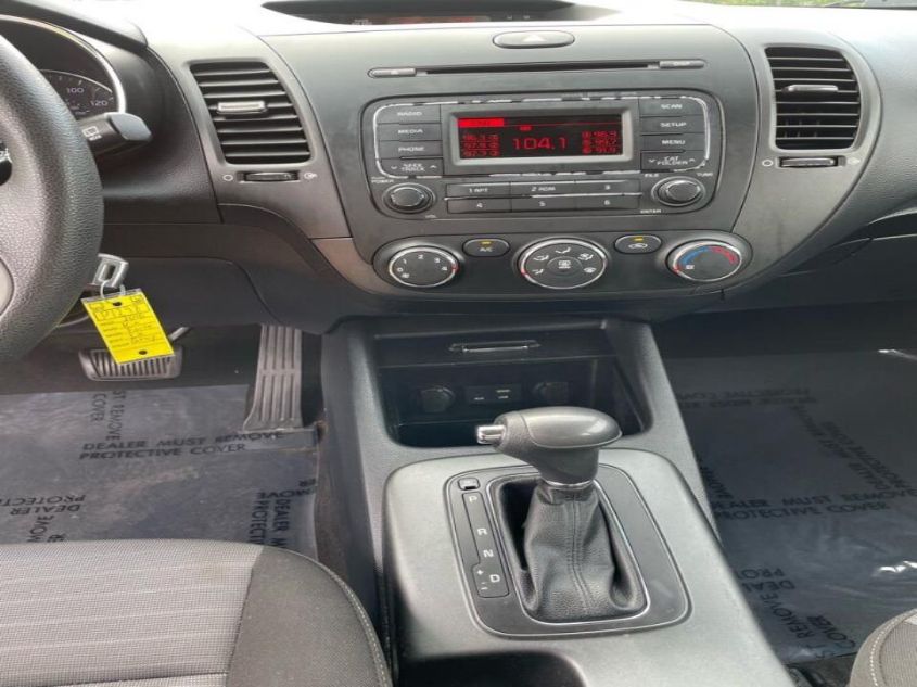 2016 KIA FORTE 5-DOOR LX KNAFK5A84G5643516