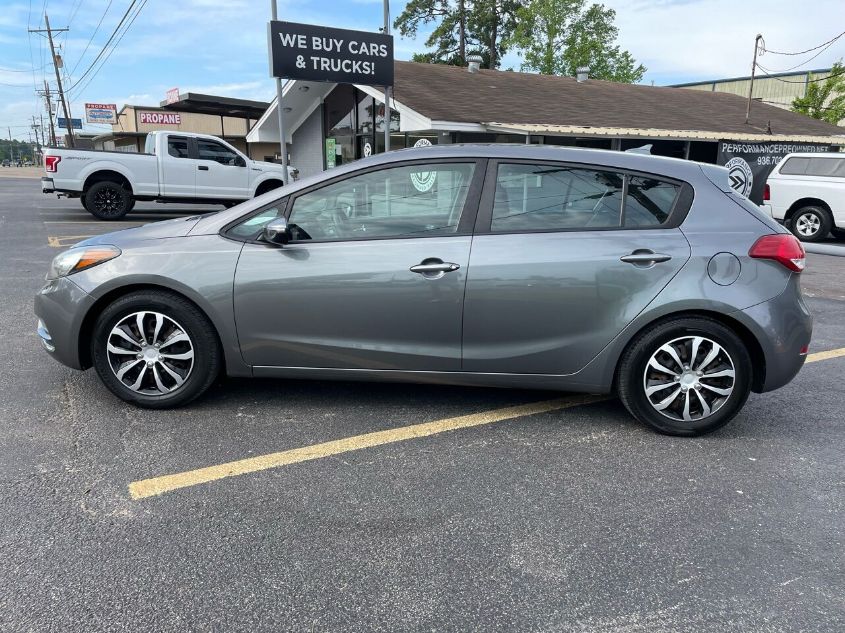 2016 KIA FORTE 5-DOOR LX KNAFK5A84G5643516