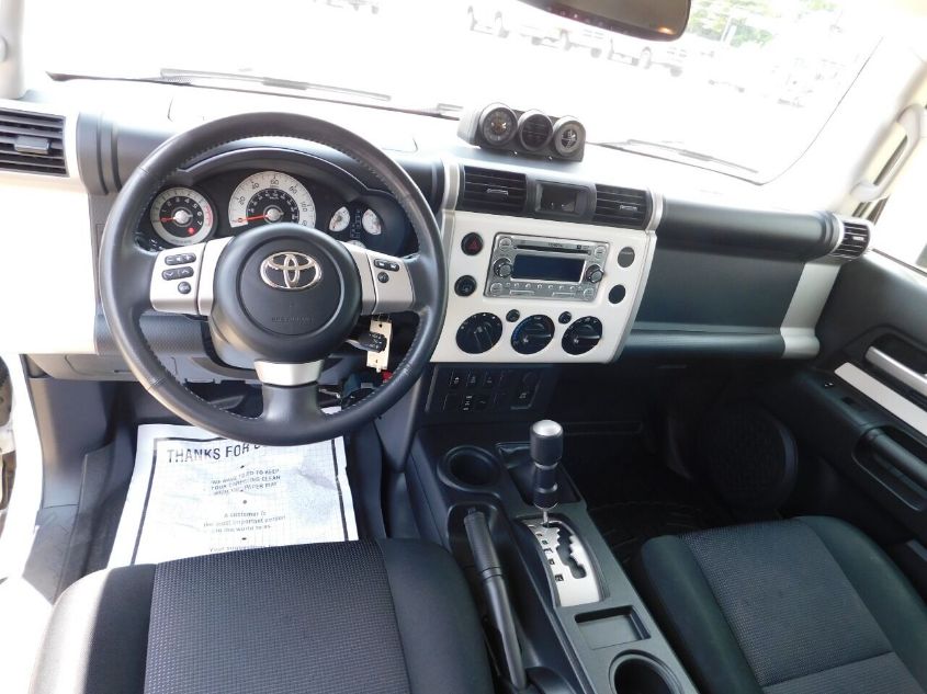 2014 TOYOTA FJ CRUISER JTEBU4BF2EK178439