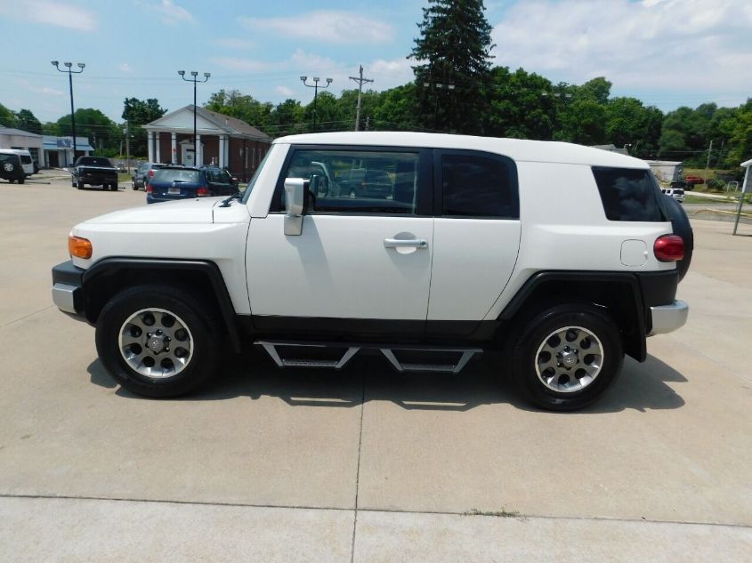 2014 TOYOTA FJ CRUISER JTEBU4BF2EK178439