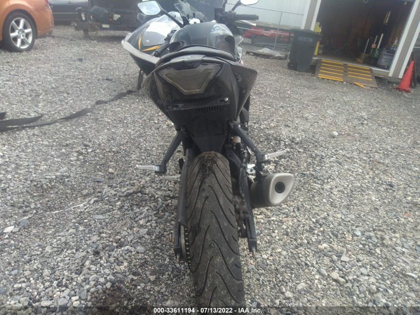 2015 YAMAHA YZFR3 MH3RH06YXFK001720