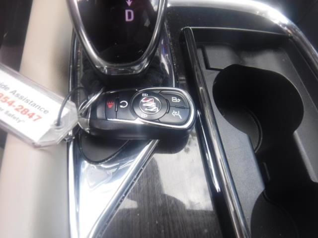 2021 BUICK ENCLAVE ESSENCE 5GAEVAKW8MJ143973