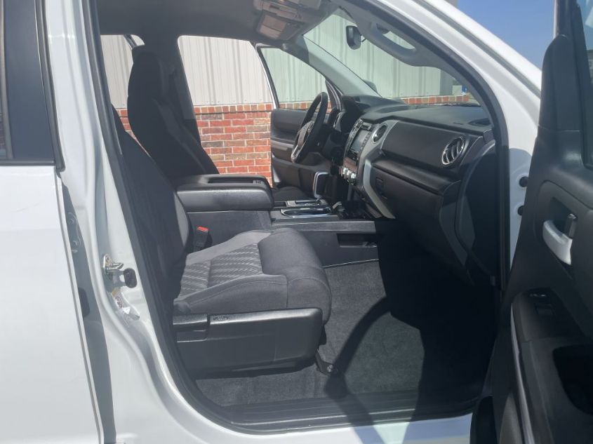 2019 TOYOTA TUNDRA CREWMAX SR5 5TFDW5F12KX801763