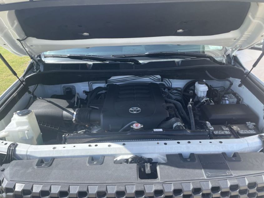 2019 TOYOTA TUNDRA CREWMAX SR5 5TFDW5F12KX801763