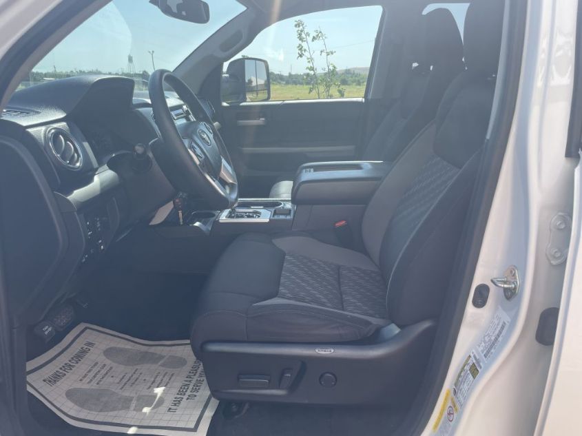 2019 TOYOTA TUNDRA CREWMAX SR5 5TFDW5F12KX801763