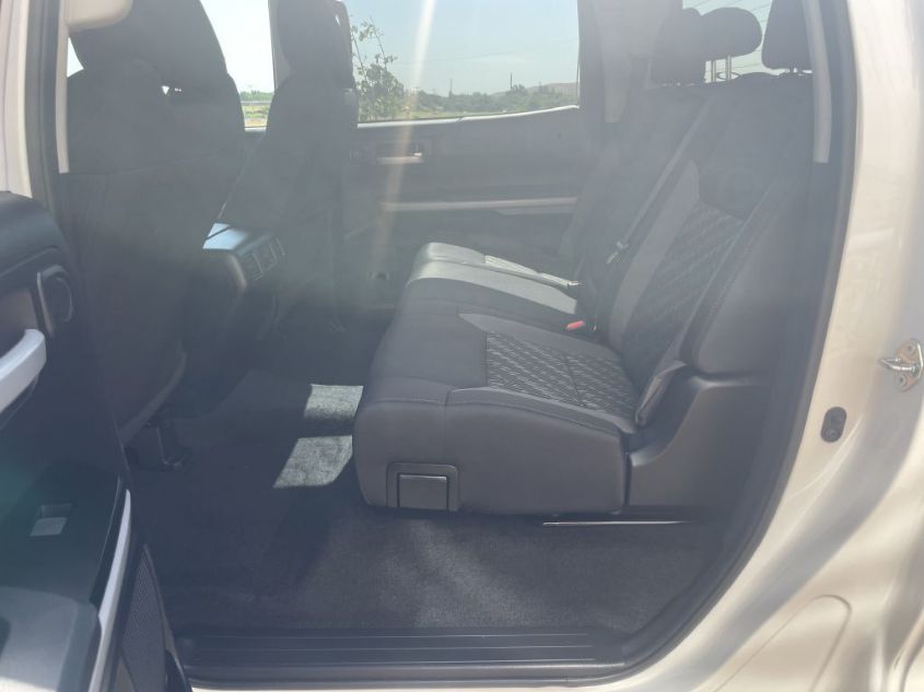 2019 TOYOTA TUNDRA CREWMAX SR5 5TFDW5F12KX801763