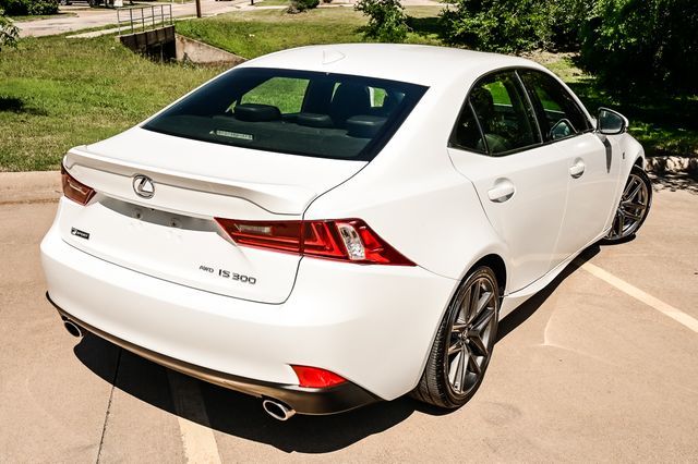 2016 LEXUS IS 300 JTHCM1D28G5010564