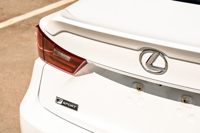 2016 LEXUS IS 300 JTHCM1D28G5010564