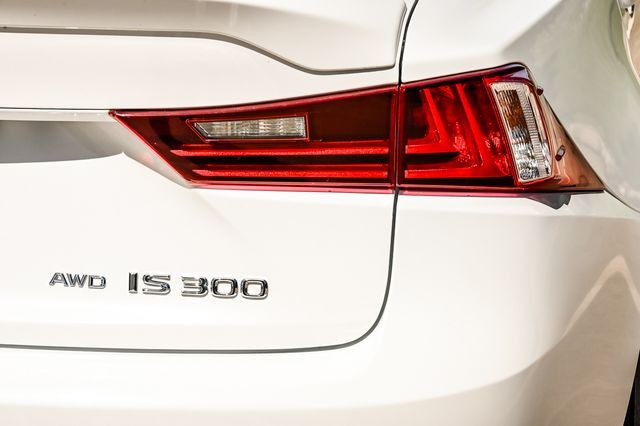 2016 LEXUS IS 300 JTHCM1D28G5010564