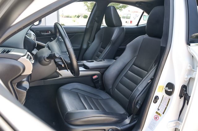 2016 LEXUS IS 300 JTHCM1D28G5010564