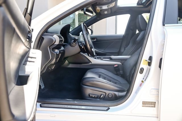 2016 LEXUS IS 300 JTHCM1D28G5010564