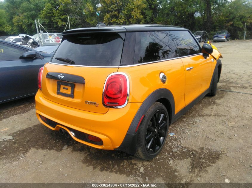 2015 MINI COOPER HARDTOP S WMWXP7C5XF2A38570
