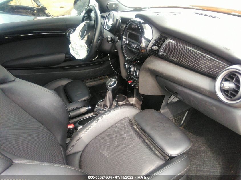 2015 MINI COOPER HARDTOP S WMWXP7C5XF2A38570