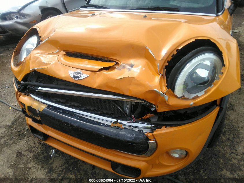 2015 MINI COOPER HARDTOP S WMWXP7C5XF2A38570