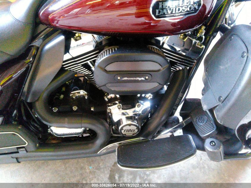 2011 HARLEY-DAVIDSON FLHTCU 1HD1FC412BB674700