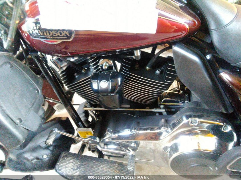 2011 HARLEY-DAVIDSON FLHTCU 1HD1FC412BB674700