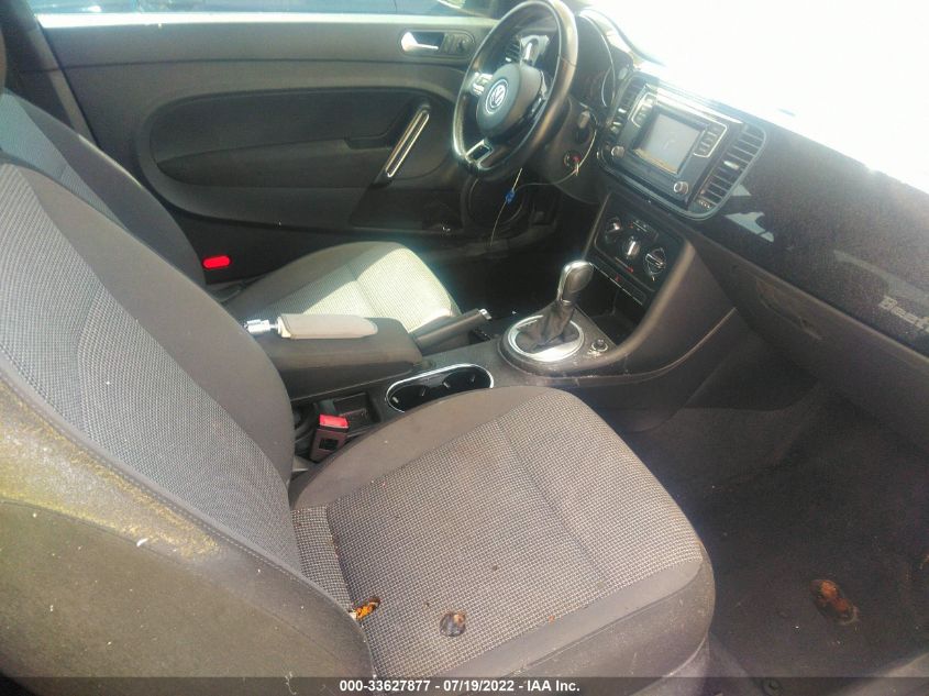 2018 VOLKSWAGEN BEETLE S/COAST 3VWFD7AT7JM709603