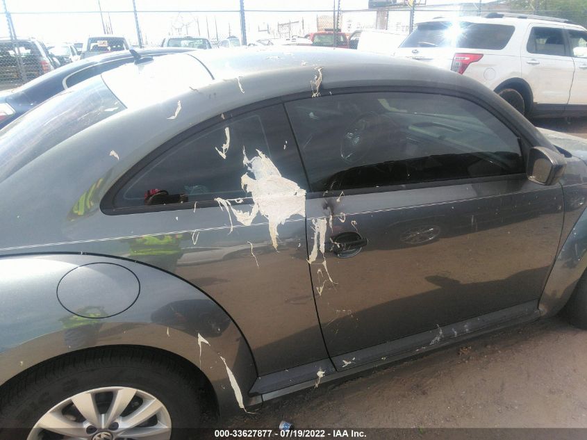 2018 VOLKSWAGEN BEETLE S/COAST 3VWFD7AT7JM709603