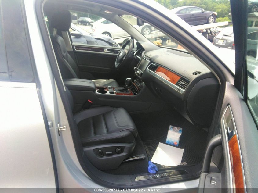 2013 VOLKSWAGEN TOUAREG LUX WVGEP9BP3DD000696