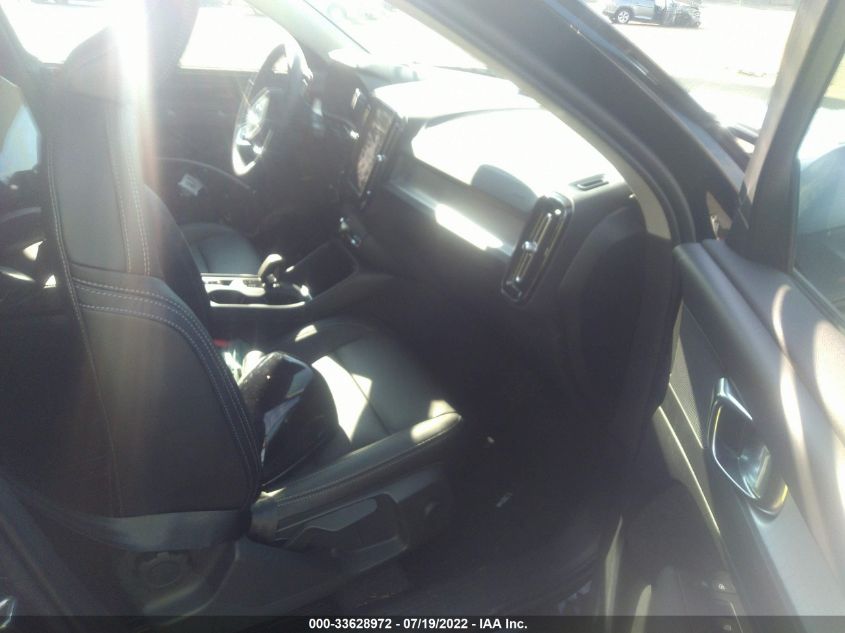 2022 VOLVO XC40 MOMENTUM YV4AC2HK6N2719968