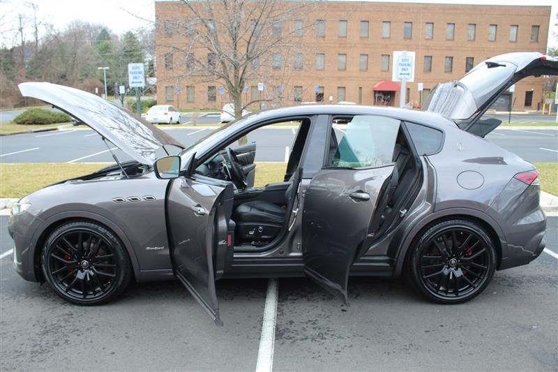 2021 MASERATI LEVANTE SPORT ZN661XUS1MX372728
