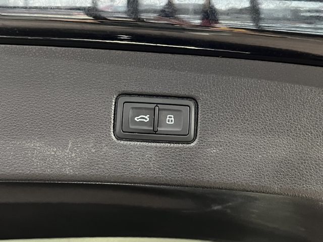 2017 AUDI Q7 PRESTIGE WA1VAAF70HD040493