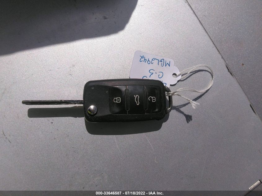2013 VOLKSWAGEN BEETLE COUPE 2.5L ENTRY 3VWFP7AT7DM654498