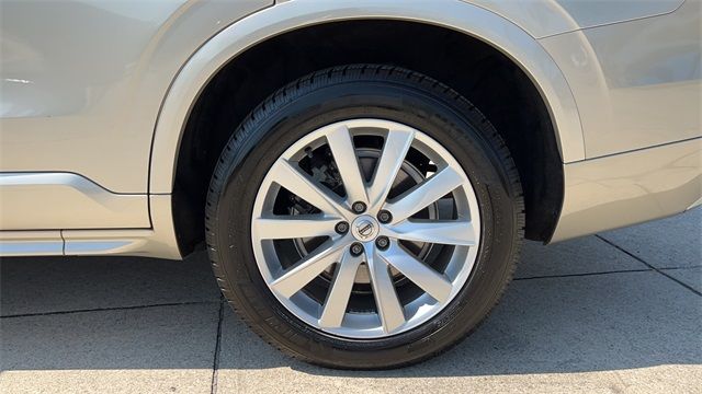 2016 VOLVO XC90 T6 MOMENTUM YV4A22PK0G1046415