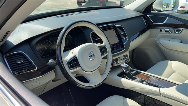 2016 VOLVO XC90 T6 MOMENTUM YV4A22PK0G1046415