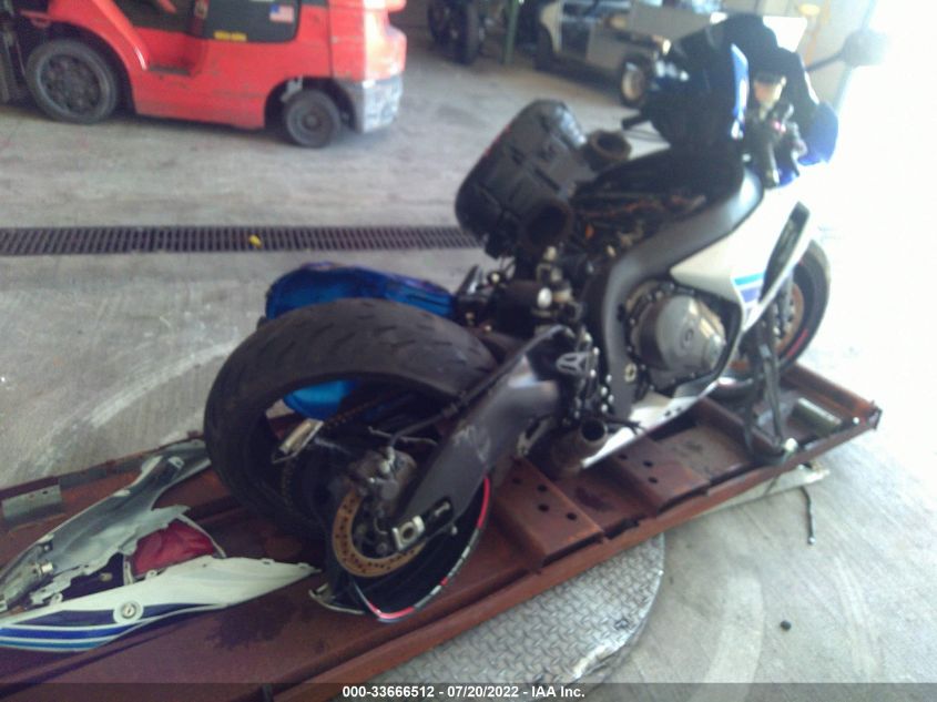 2016 SUZUKI GSX-R1000 JS1GT78A5G2100440