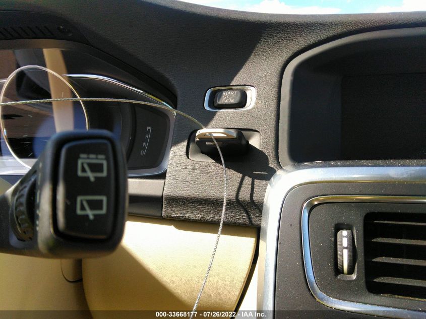 2015 VOLVO V60 T5 DRIVE-E PREMIER YV140MEK6F1266767